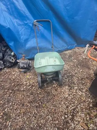 Green spreader