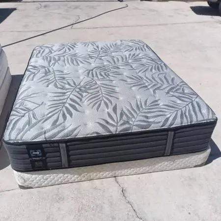 Queen mattress and box spring