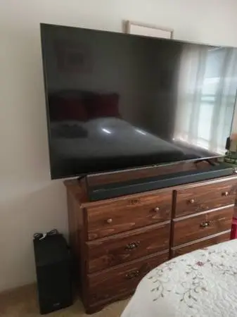 SAMSUNG 56 TV & SOUNDBAR SYSTEM
