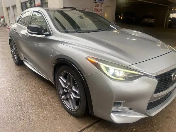 2017 INFINITI QX30 FWD LEATHER SEATS ,Backup camera ,blind spot sensor