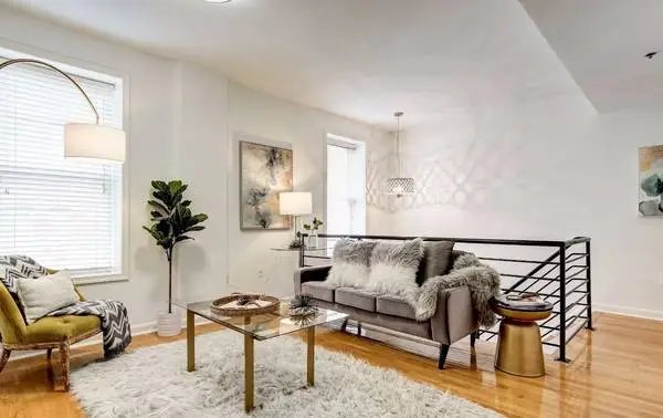 ENTIRE GORGEOUS DUPONT HIGHRISE APT. - Pool & Views - (LOTS OF LIGHT)