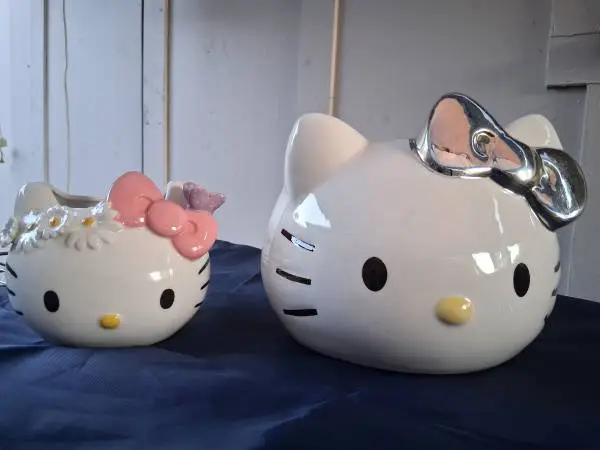 HELLO KITTY Ceramic planter