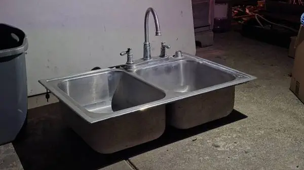 WARNING Long, ful o goodies includin trucks t haul & da kitchen sink