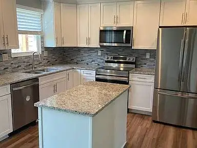 RENTO APARTAMENTO 2/2 AMOBLADO $1300 AL MES