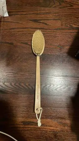 New! Earth Therapeutics Ergo-Form Back Brush with Long Handle!