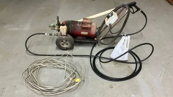 Leeson Farm duty pressure washer