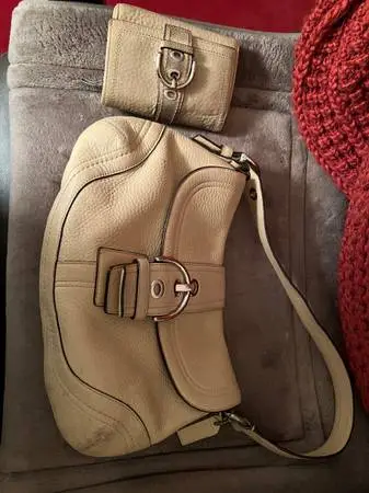 **. Vintage Coach Soho and Wallet Pre-owned **