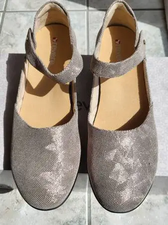 Revere Osaka Champagne Angle Shoe, Size 9W  NEW