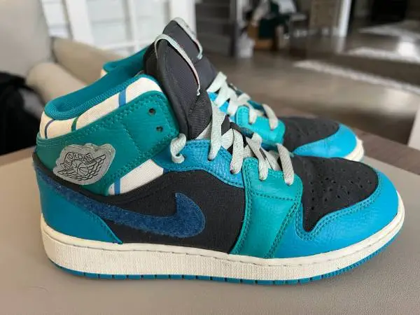 Nike Air Jordan 1 Sz 6Y Womens 7.5 Mid Black Aqua Blue Inspired by the Greatest