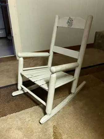 Chairs/bench