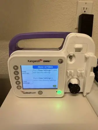 Kangaroo Omni IV Feeding System W/Multiple IV Bags