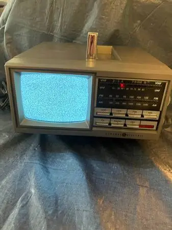 GE PORTABLE TV/ RADIO