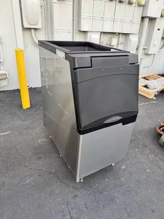 NEW ICETRO IB-026-22 22 Ice Bin - 265 lbs