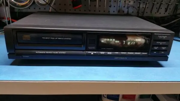 Optimus Single Disc Stereo CD Player