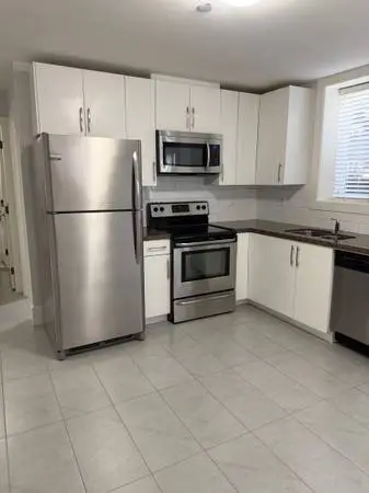 Champlain Heights Legal 2 bedroom suite