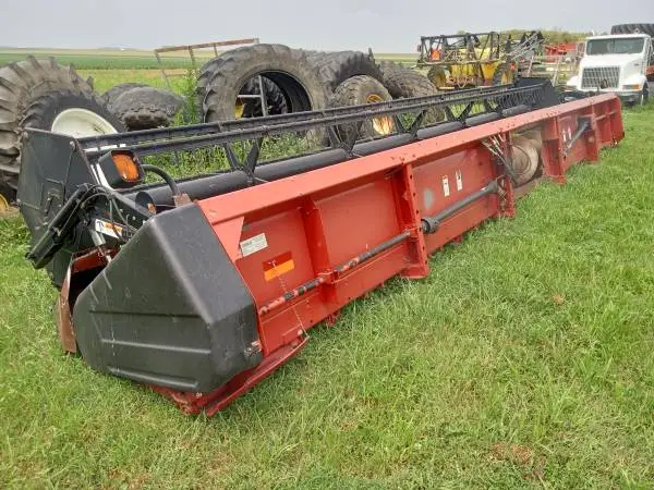 2004 Case IH 30 foot 1020 flex head- nice and clean