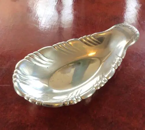Vintage Waldorf-Astoria International Silver Co Seashell-shaped Dish
