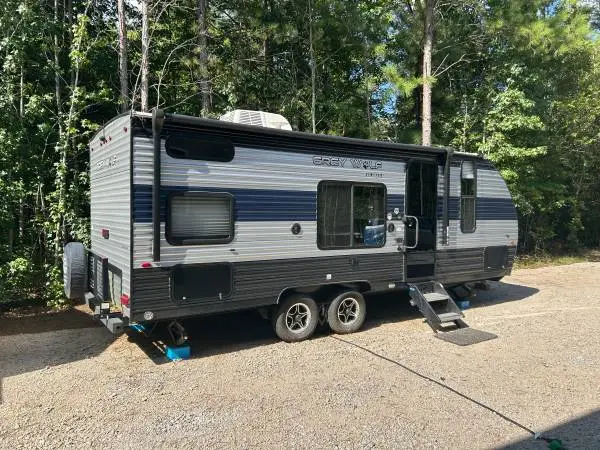 2022 great wolf Limited RV like new