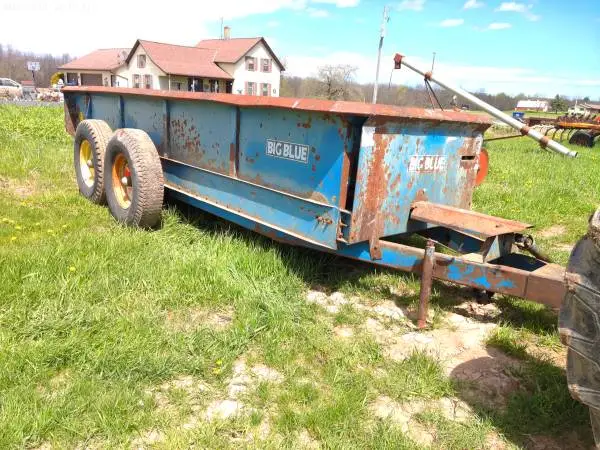 Ford manure spreader