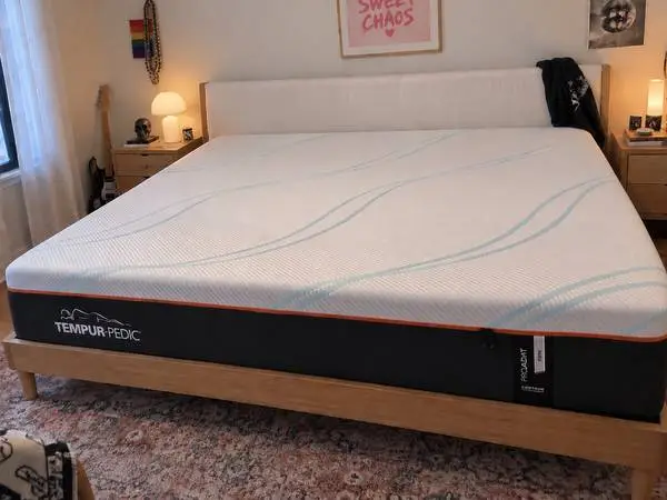 King Tempur-Pedic ProAdapt Contour Firm Mattress - Like-NEW