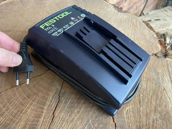 Festool battery charger, 220-240 volt model with European plug