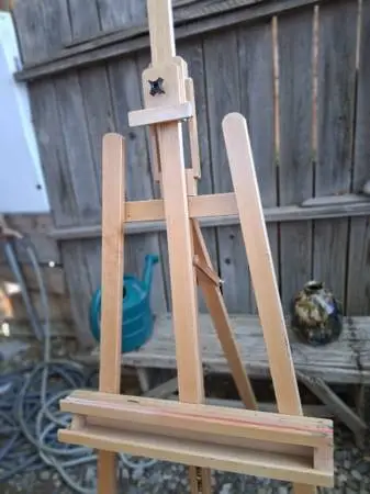 Nice Easel painting display artist