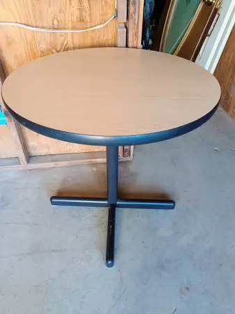 Excellent Round Café / Bistro Table!