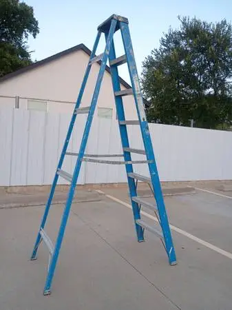 Nice Keller 8 Fiberglass Step Ladder!