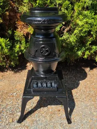Antique Cast Iron Potbelly Stove – Circa 1901 | Glossy Black Finish