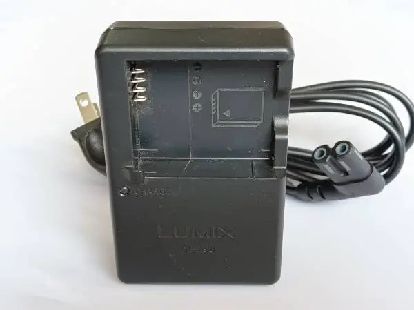 Genuine Panasonic Lumix Charger DE-A98A