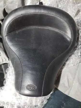 Harley parts. Aftermarket custom seats. Touring, DYNA
