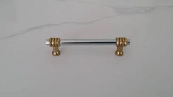 CABINET PULLS/HANDLES