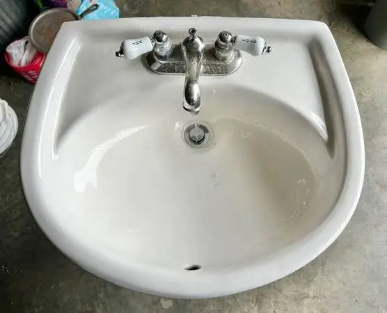 American Standard Pedestal Sink