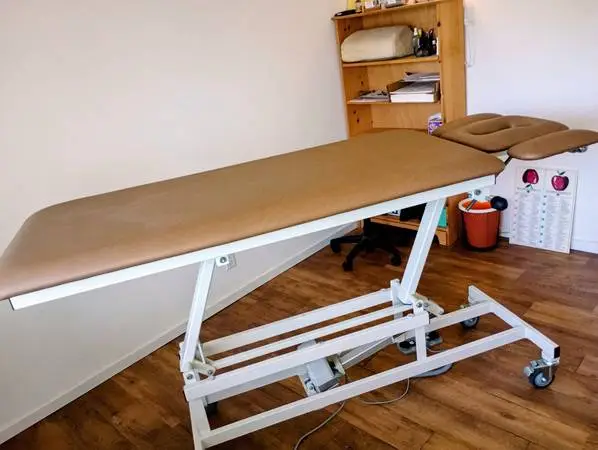 Chiropractic / Massage / bodywork elevation table