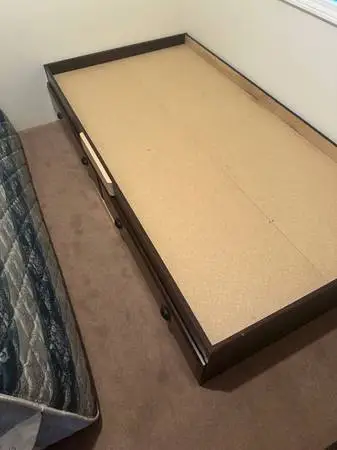 Twin bed With 2 drawer ppatform