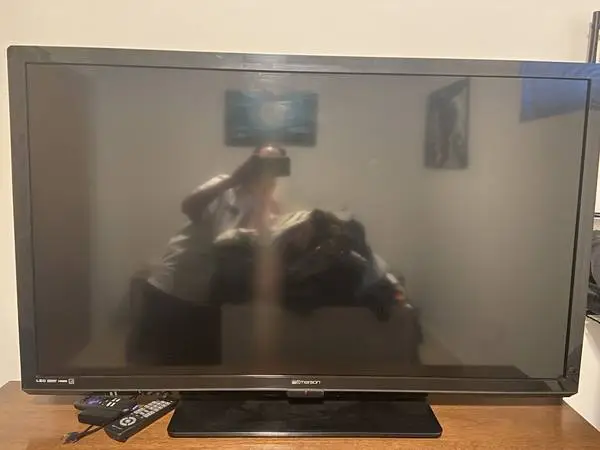 Emerson Flat Screen 48 in TV