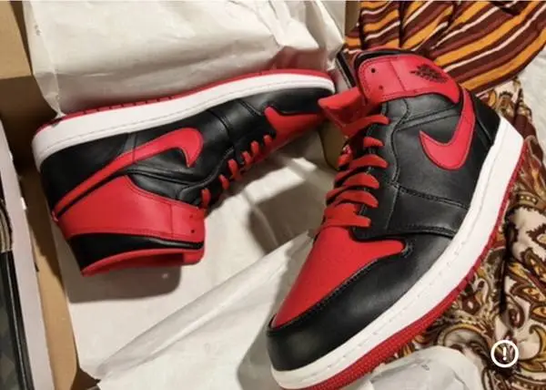 Size 13 Jordan 1s DS $90