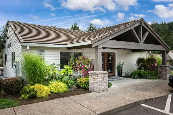 Gorgeous 1007 sq ft, 2 bed, 2 bath with a spectacular view!
