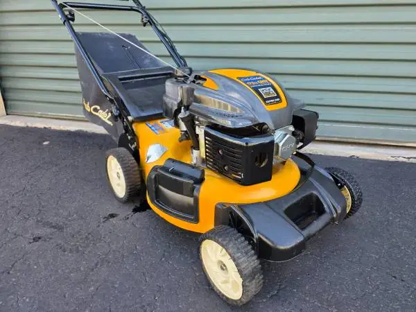 Cub Cadet Bagger self propelled lawn mower 6.75 OHV engine WORKS GREAT