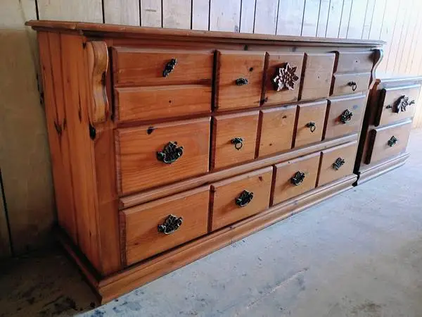Good Solid Wood Dressers Clothing Drawers!