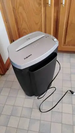 FELLOWES CROSS-CUT SHREDDER