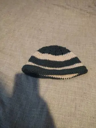 Knit beanie super cute in good used condition!
