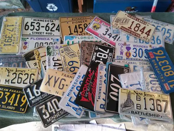 *** WANTED *** My Hobby is Collecting License Plates
