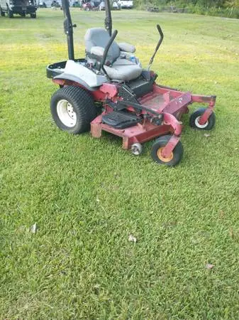 Exmark E-series LazerZ zero turn