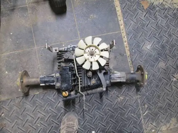 JOHN DEERE GT242 GT262 GT275 AM119091 TUFF TORQ K70B HYDRO