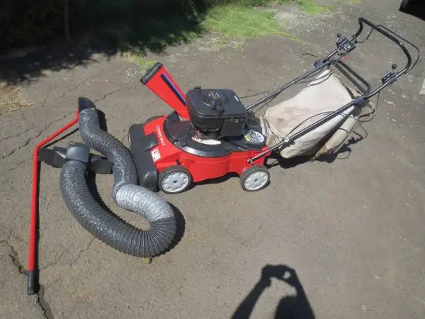 Troy-Bilt 5HP Gas Leaf/Lawn Vacuum Chipper Multcher/Bagger!!