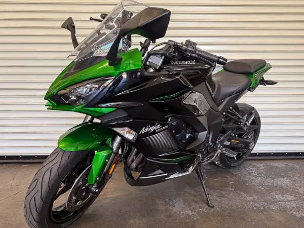 2023 Kawasaki Ninja 1000SX Emerald Blazed Green / Black