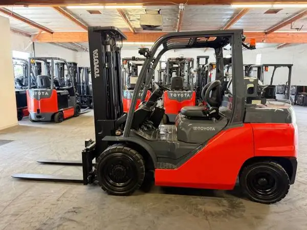 2018 Toyota 8FG40U Solid Pneumatic Tire Forklift