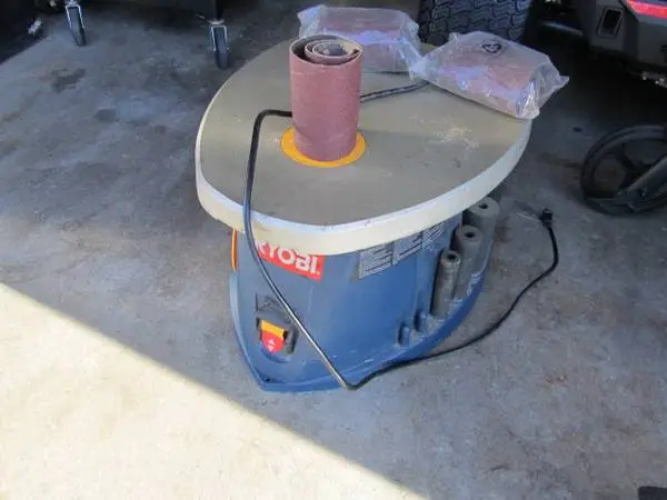RYOBI OSCILLATING SPINDLE SANDER