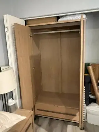 4 piece luxury Bedroom set, from England, hardly used nearly new solid Oak